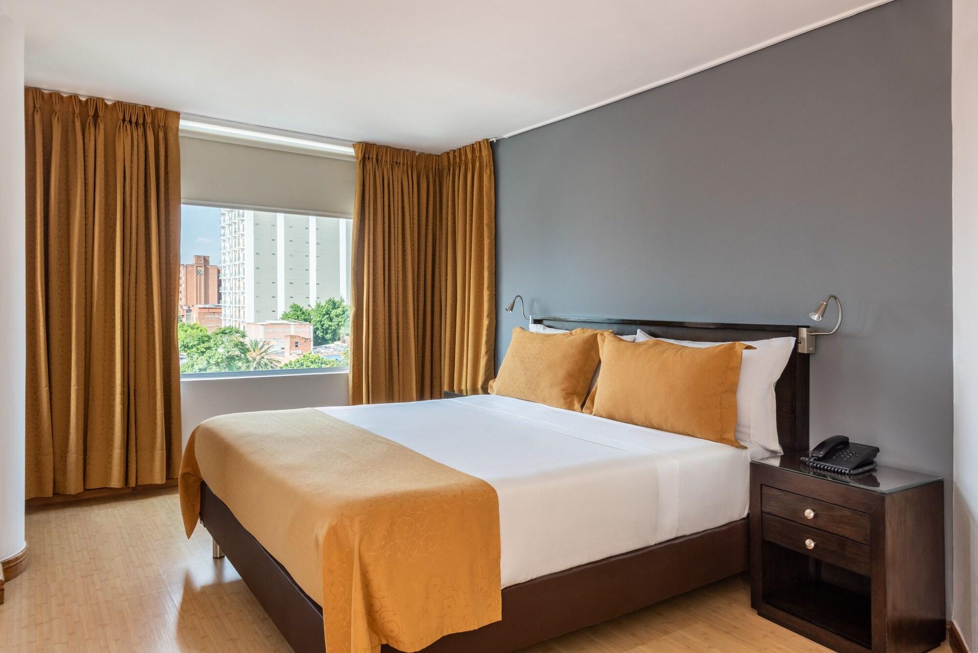Hotel Egina Медельин Экстерьер фото